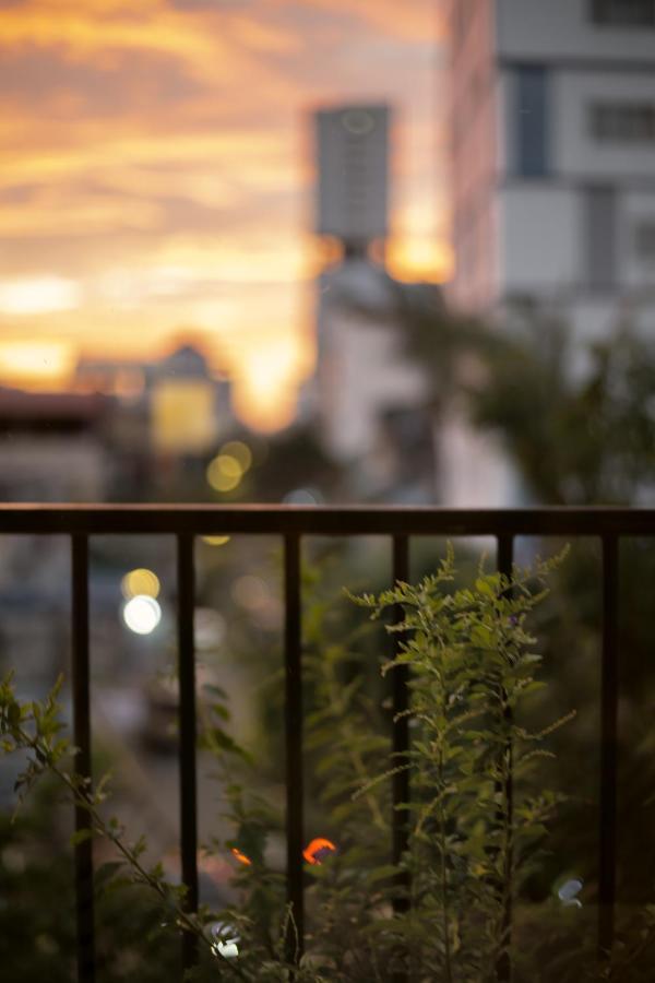 La Chronique Hotel Phnom Penh Exteriör bild